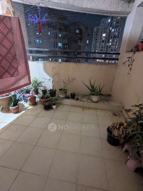 Single Room for Female In 3 BHK  In Kumar Shantiniketan Phase 1, Pashan In Pashan
