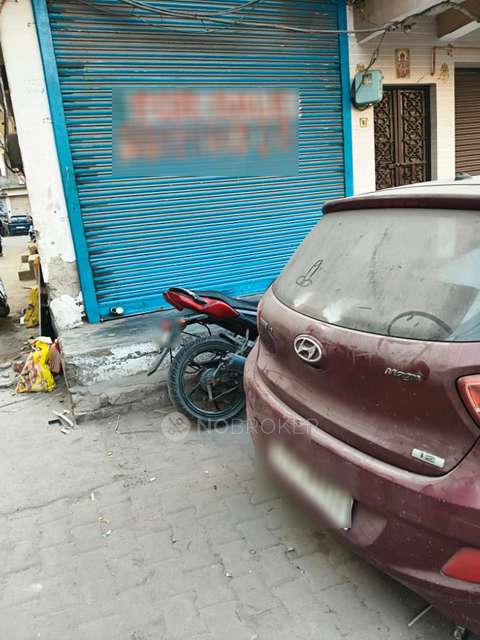 Showroom in Sector 31, Faridabad for sale 