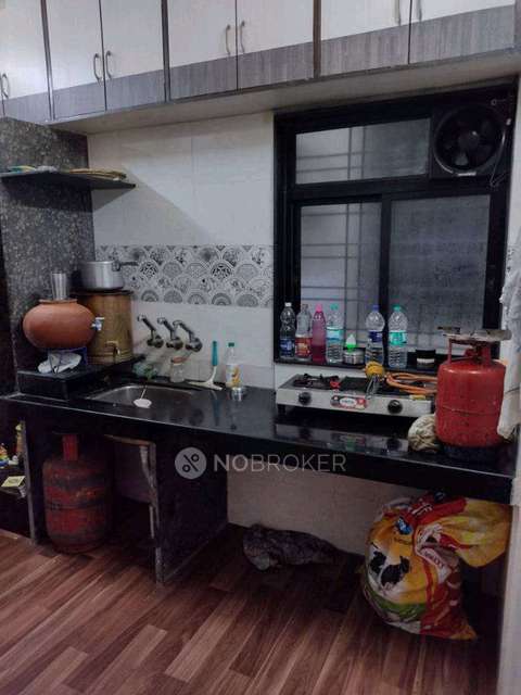 Shared Room for Female In 1 BHK  In Vishwas Apartment In Shukrawar Peth