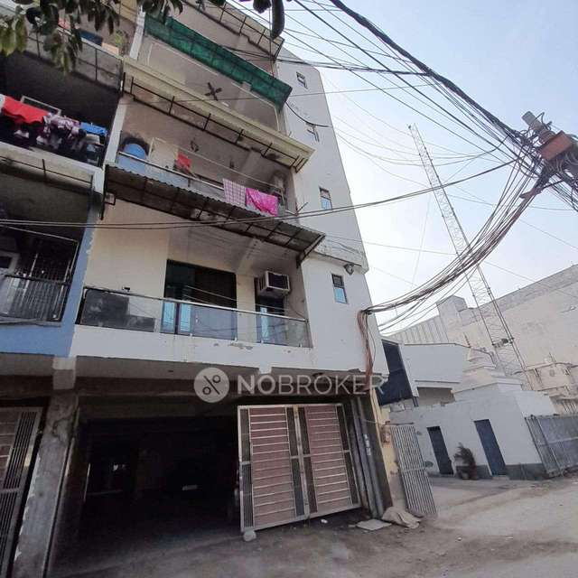 3 BHK Flat In Shanti Apartment For Sale  In  Dwarka