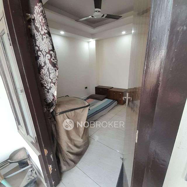 3 BHK Flat In Shanti Apartment For Sale  In  Dwarka