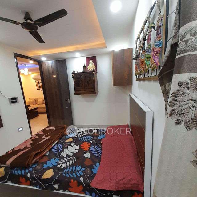 3 BHK Flat In Shanti Apartment For Sale  In  Dwarka