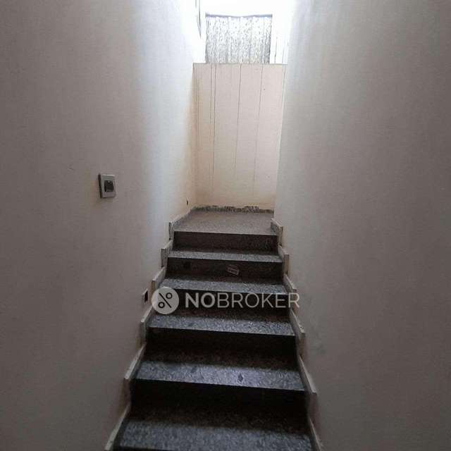 3 BHK Flat In Shanti Apartment For Sale  In  Dwarka