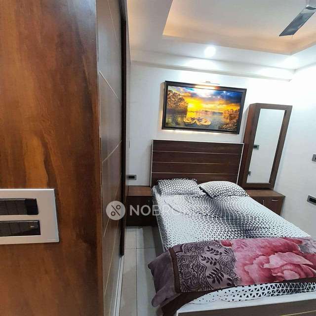 3 BHK Flat In Shanti Apartment For Sale  In  Dwarka