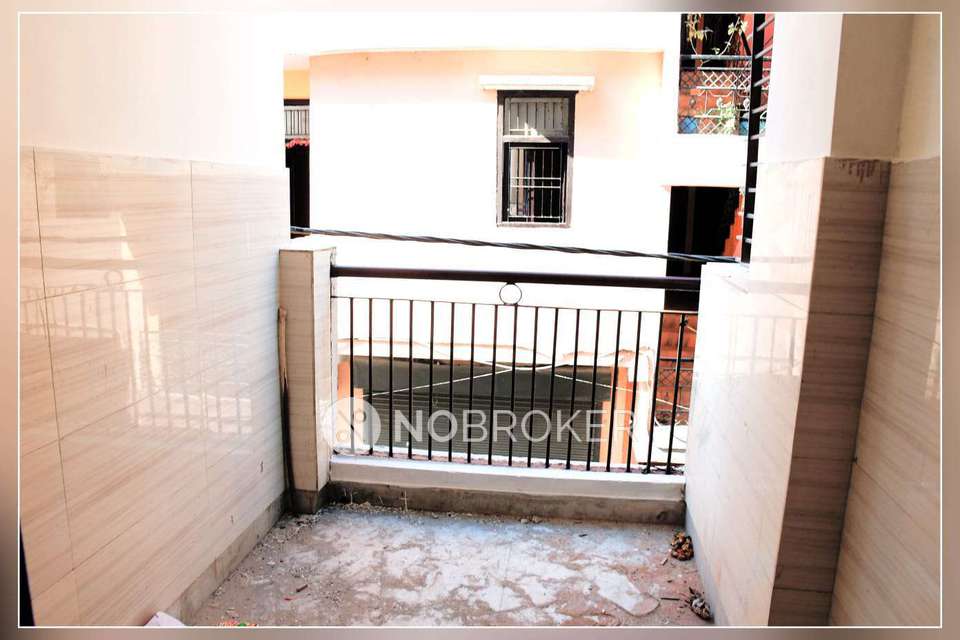 1 RK House for Rent  In , Sector 73