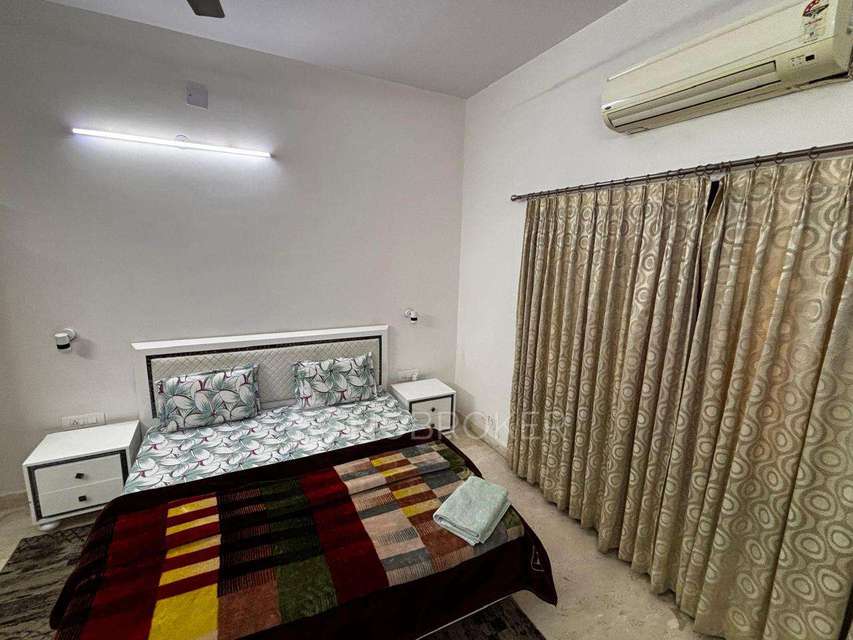 4+ BHK House for Lease  In Africa Avenue