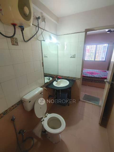 2 BHK Flat In Bramha Majestic, Nibm Road for Rent  In Nibm Road