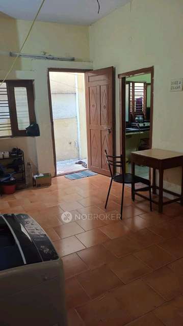 Single Room for Male In 2 BHK  In Kodambakkam