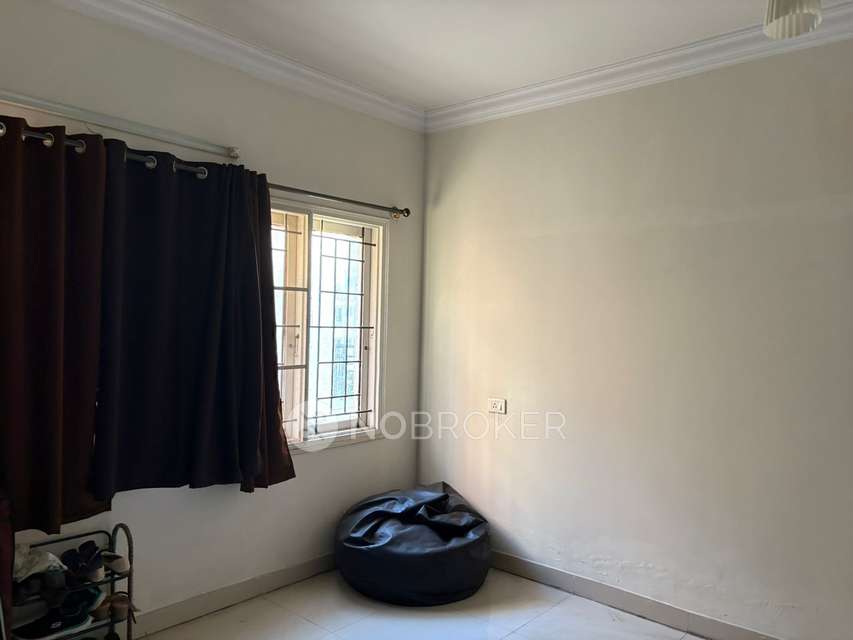 Single Room for Female In 3 BHK  In Samhita Serenity, Mahadevapura In Mahadevapura