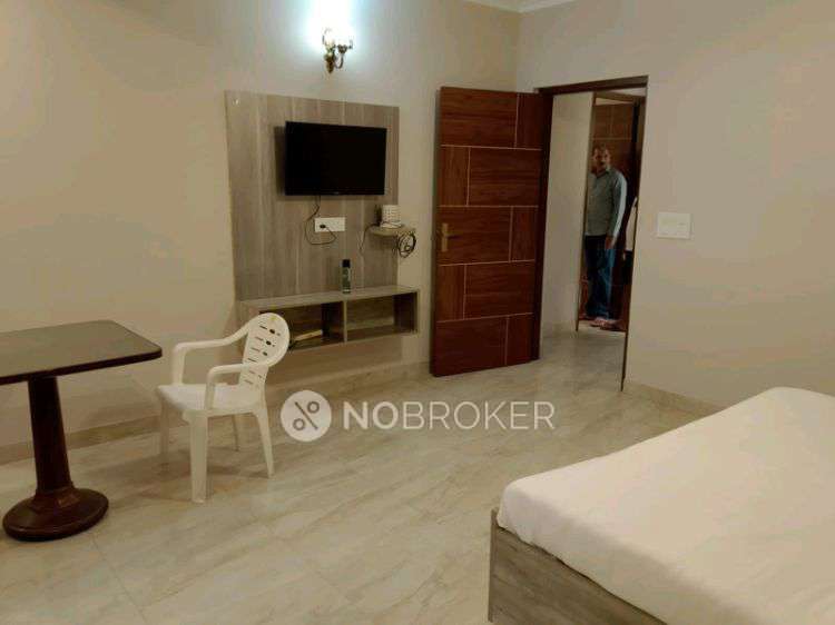 PG for Girls in Sector 43