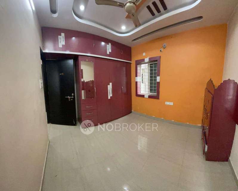 Single Room for Male In 3 BHK  In Sri Lakshmi Shubham Arcade Spoorthy In Chandha Nagar 