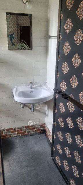 PG for Girls in Parel