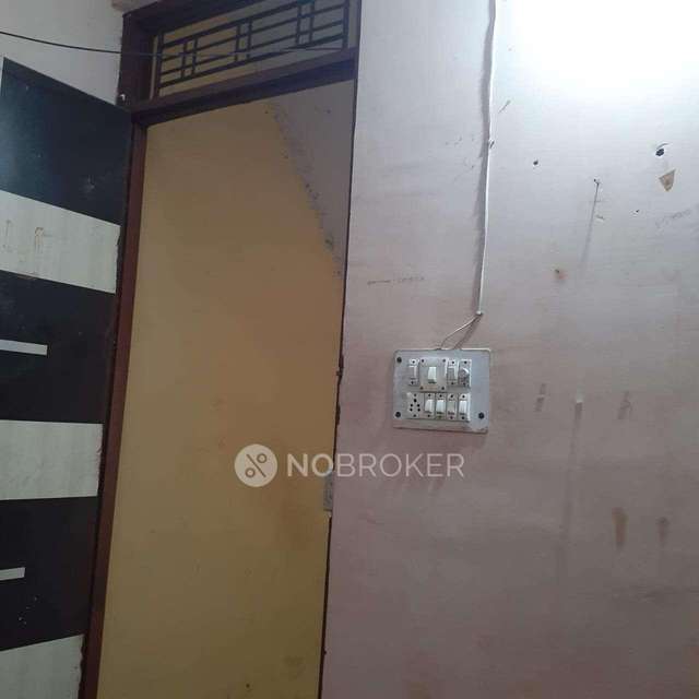 1 RK Flat In Standalone Building  For Sale  In Shadipur