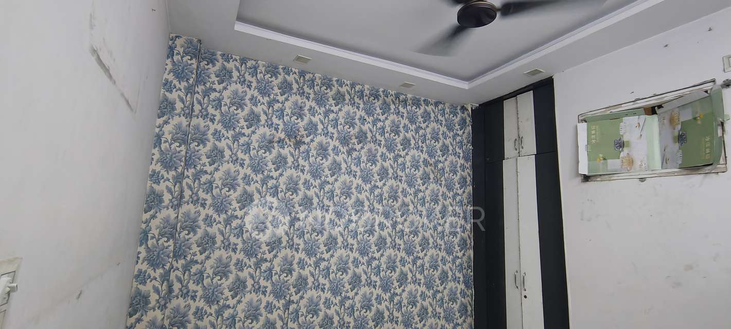 2 BHK Flat In Builder Floor Apartment In Mansaram Park for Rent  In Uttam Nagar