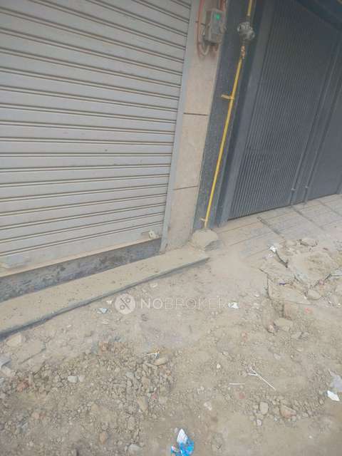 Shop in Mahavir Enclave, Delhi for sale 