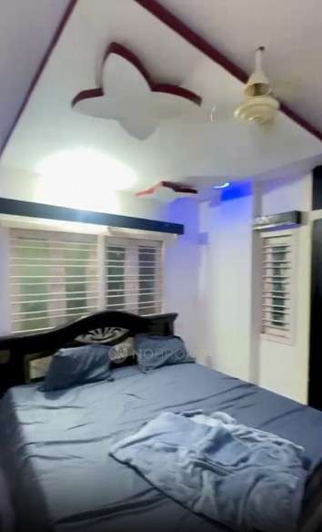 Single Room for Female In 3 BHK  In Banjara Kiran Apartments, Banjara Hills In Banjara Hills