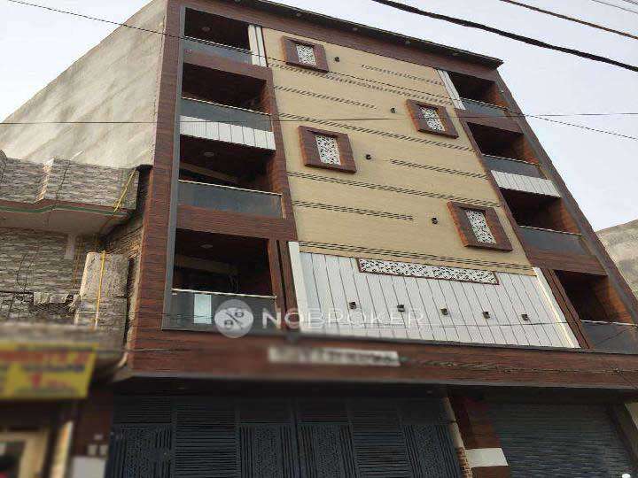 Shop in Mohan Garden, Delhi for sale 