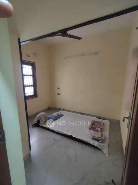 Single Room for Male In 2 BHK  In Perungudi