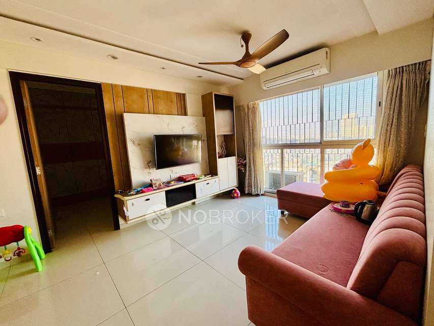 2 BHK Flat In Godrej Tranquil for Rent  In Kandivali East