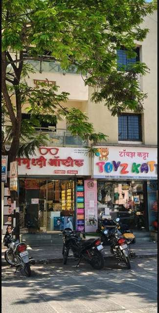 Shop in Famous Chowk, Pune for Rent 