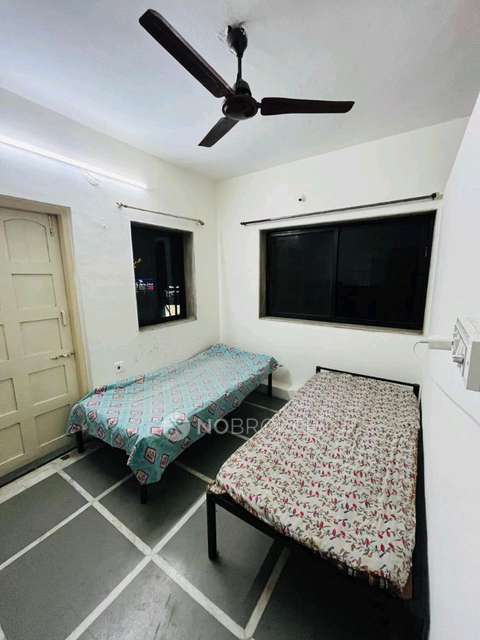 PG for Boys in Saraswat Bank