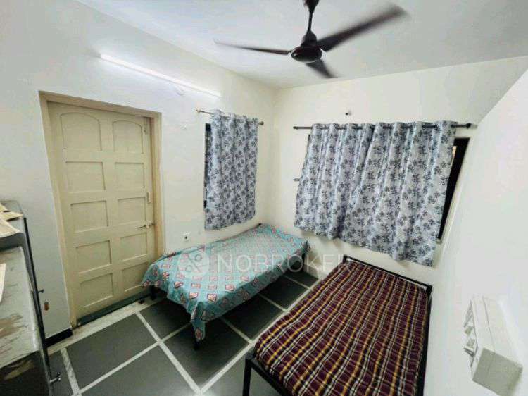 PG for Boys in Saraswat Bank