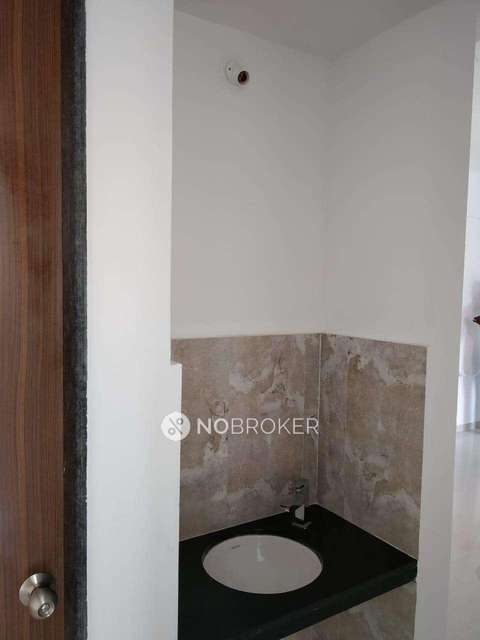 2 BHK Flat In Kohinoor Tinsel Town For Sale  In Hinjawadi