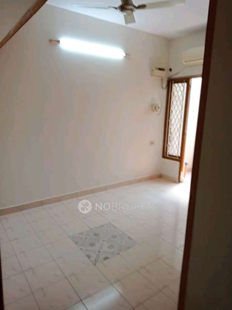 3 BHK Flat In Shree Nivas for Rent  In 10, Devaki Ammal Street