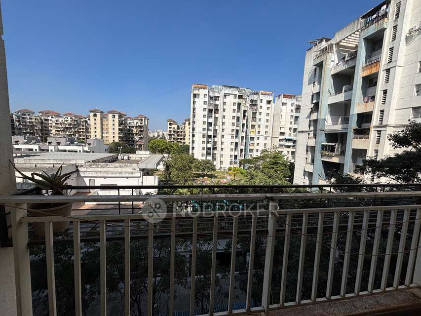 2 BHK Flat In Fifth Avenue, Hadapsar for Rent  In Hadapsar