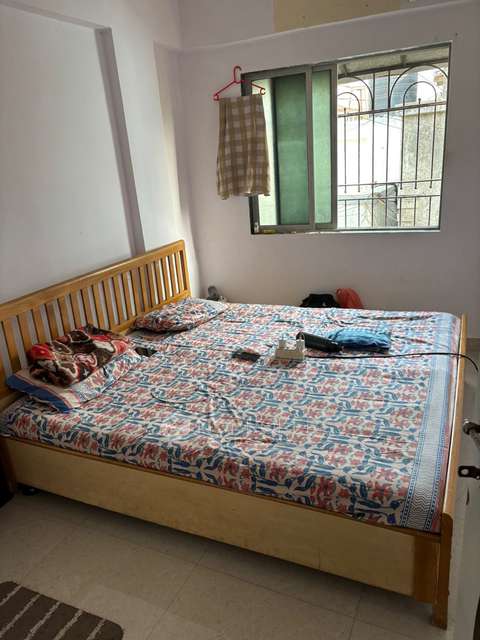 PG for Boys in Versova Village