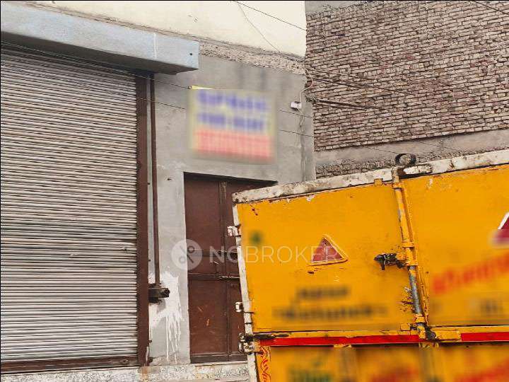 Shop in Nangloi, Delhi for Rent 