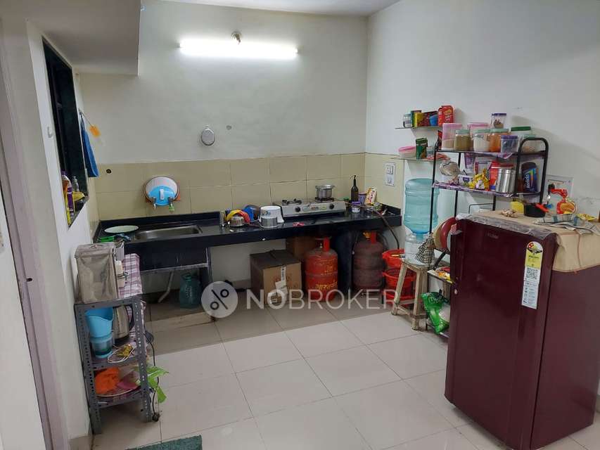 Single Room for Male In 3 BHK  In Edenn Tower Cooperative Housing Society In Pimpri-chinchwad