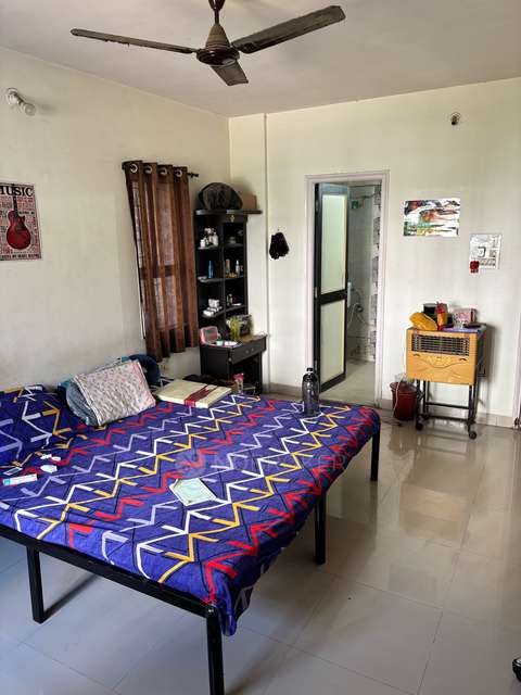 Single Room for Male In 3 BHK  In Edenn Tower Cooperative Housing Society In Pimpri-chinchwad