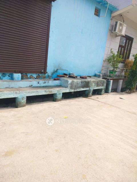 Shop in Najafgarh, Delhi for Rent 