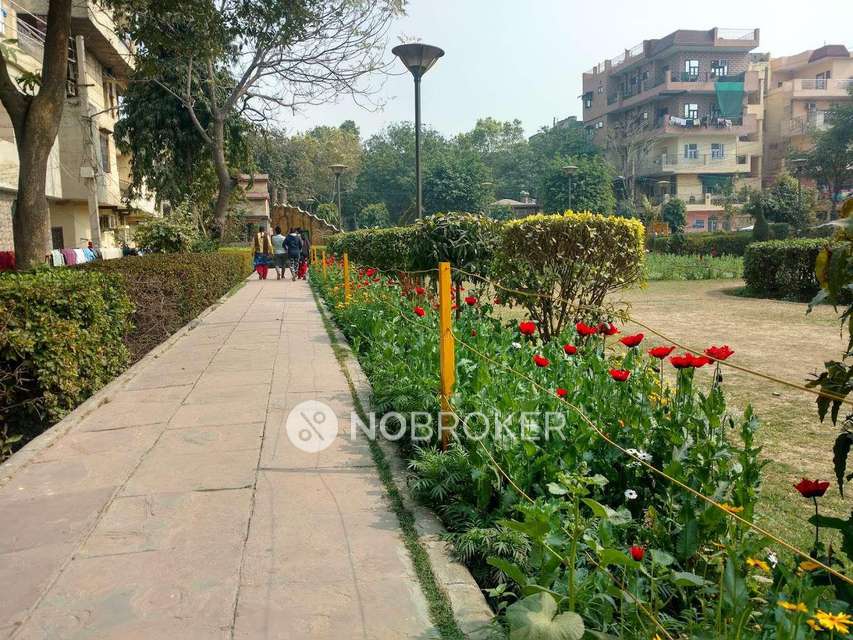 2 BHK Flat In Gh 5 And 7 For Sale  In Gh 5 And 7 Society, Paschim Vihar