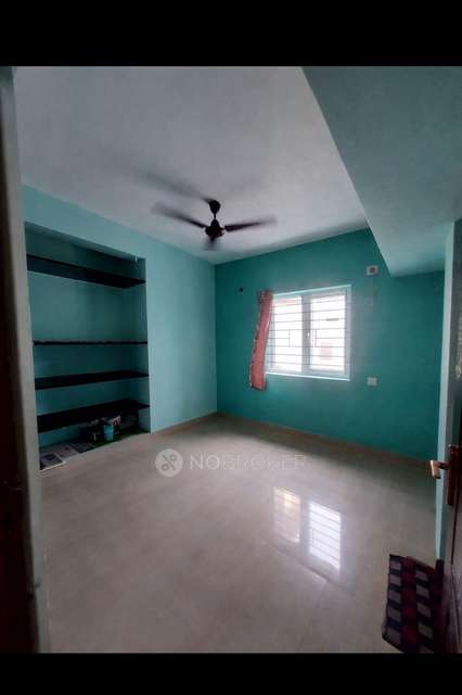 Single Room for Female In 2 BHK  In Nakshethra Apartments, Thalambur Road In Navalur