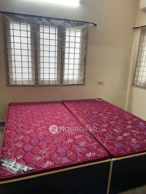 2 BHK Flat In Mangesh Mansion  For Sale  In New Nallakunta, Hyderabad