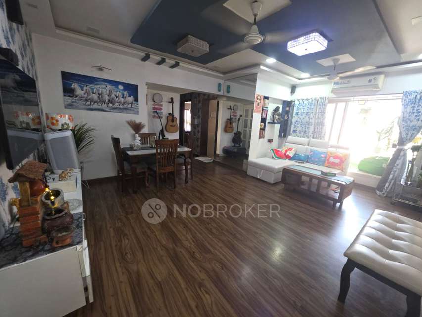 2 BHK Flat In Romell Diva For Sale  In Malad West