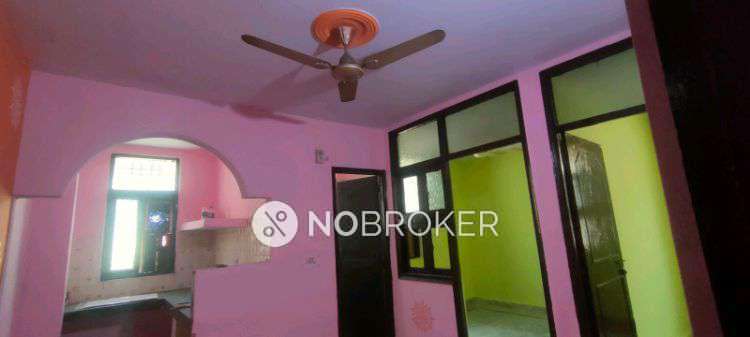2 BHK Flat In Standalone Building   For Sale  In Vinod Nagar East