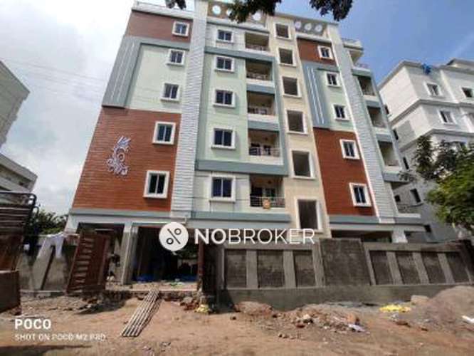 Shared Room for Female In 1 BHK  In Jyshree Higjt In Left Bhusari Colony