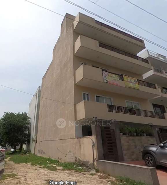 Single Room for Male In 2 BHK  In Premiere Lifespaces In Sector 46