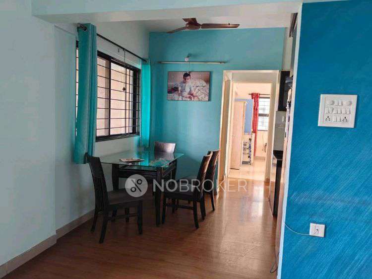 Shared Room for Female In 2 BHK  In Magarpatta City Iris In Hadapsar