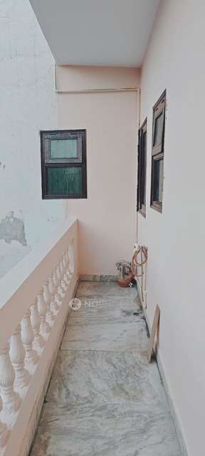 2 BHK Flat In Shree Ji Apartment For Sale  In Shiv Chowk