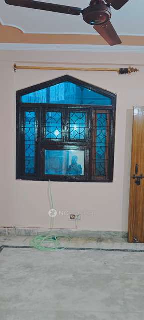 2 BHK Flat In Shree Ji Apartment For Sale  In Shiv Chowk