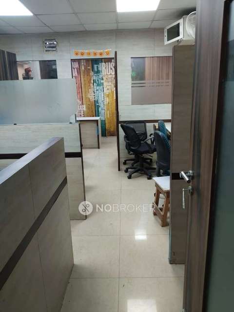 Shop in Vaishali, Ghaziabad for sale 