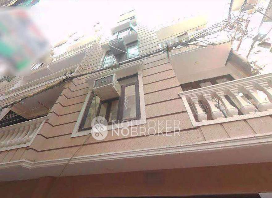2 BHK Flat In Johari Farm Lane 1 for Rent  In Johri Farm