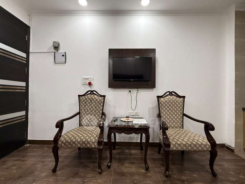 1 RK Flat for Rent  In Vasant Kunj