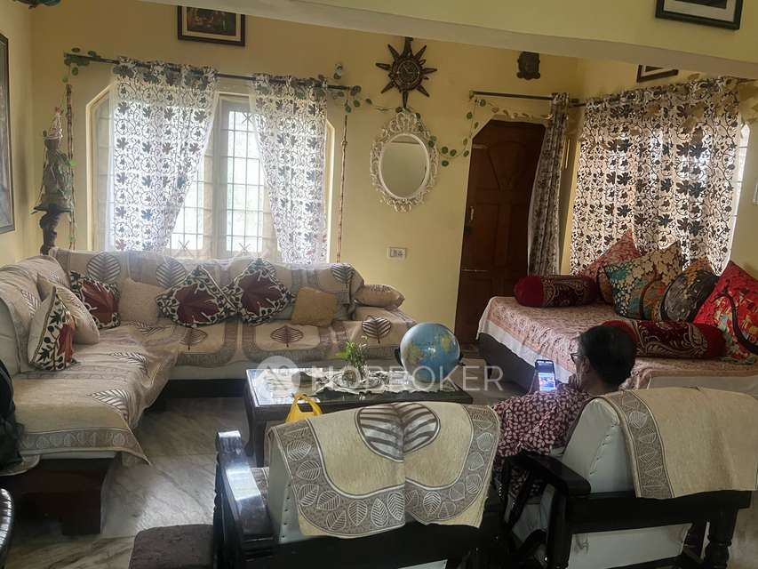 4+ BHK Flat For Sale  In  Trimulgherry