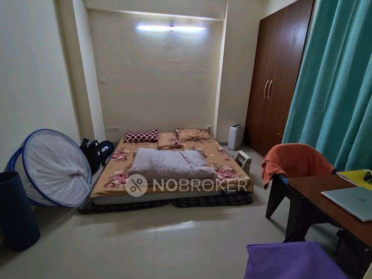 Single Room for Male In 2 BHK  In Logix Blossom County In Sector 137
