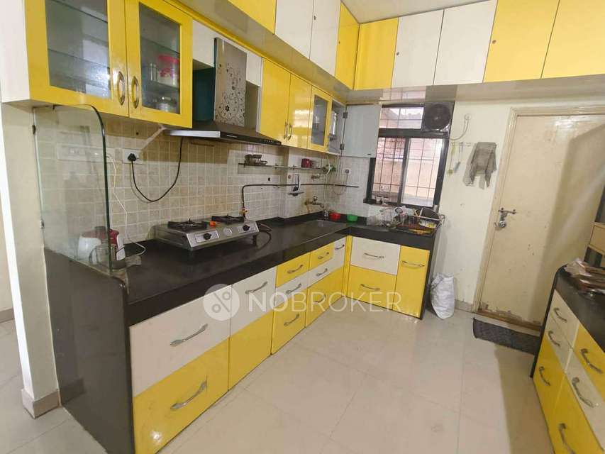 Single Room for Female In 3 BHK  In Ganga Skies Housing Society In Pimpri-chinchwad,